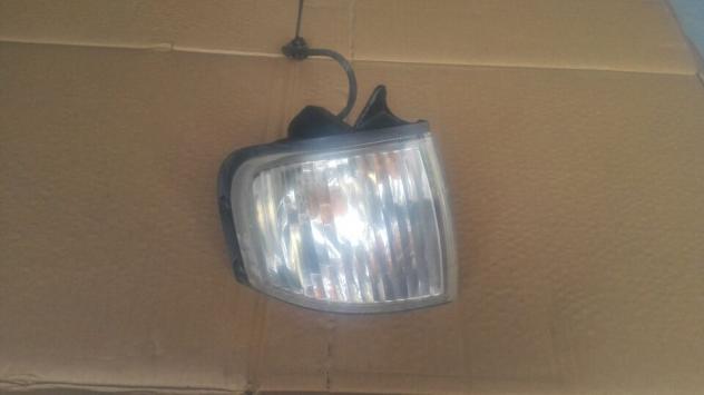 Freccia anteriore DESTRA Mazda Pick Up B2500 2.5 TD 2004