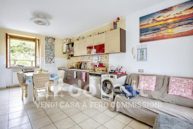Appartamento di 85 m² con 3 locali e box auto in vendita a Laveno-Mombello - Foto 3