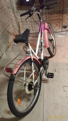 MOUNTAIN BIKE DA DONNA A NAPOLI QUARTIERE FLEGREO