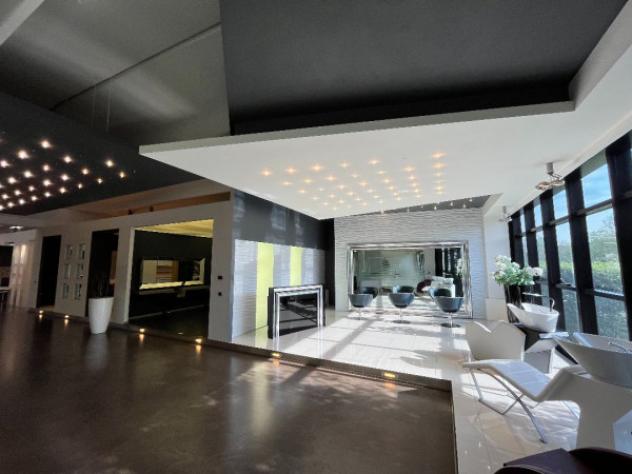 Immobile di 1650 m² con più di 5 locali in vendita a Brescia - Foto 2