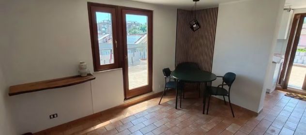 CASSIA BILOCALE ARREDATO CON TERRAZZO PERIMETRALE DI 150MQ - Foto 4