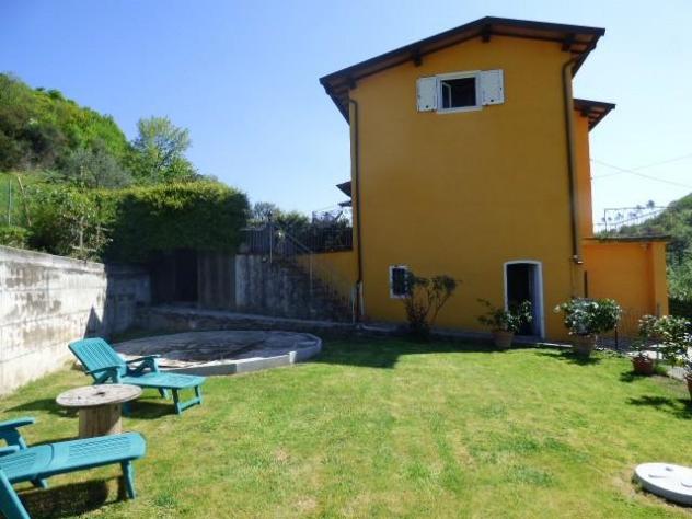 casa semindipendente in vendita a Lucca in zona Mastiano
