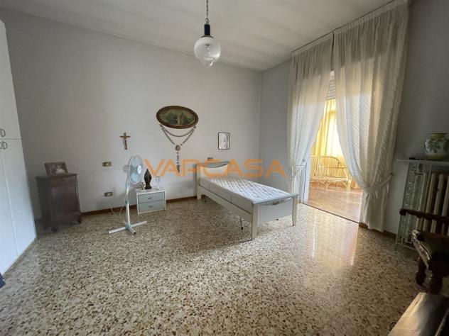 AMPIO TRILOCALE IN CENTRO PAESE - Foto 9