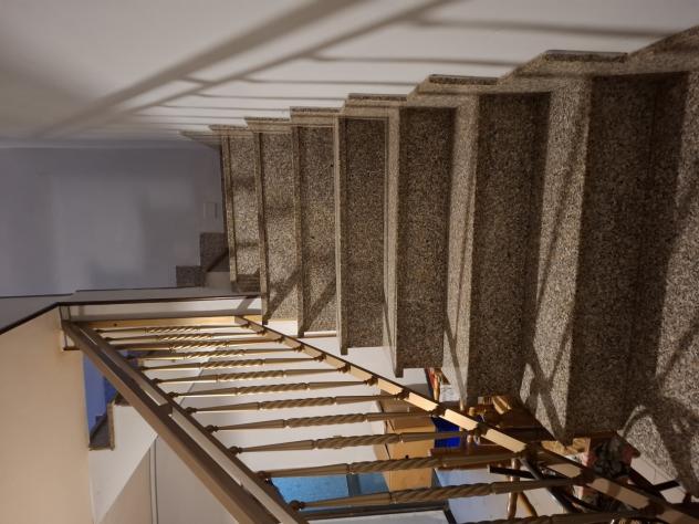 Casa abitabile o piccolo studio per per professionisti. L' immobile è in buono stato e subito abitabile composto al piano terra da un ingresso che fa - Foto 16