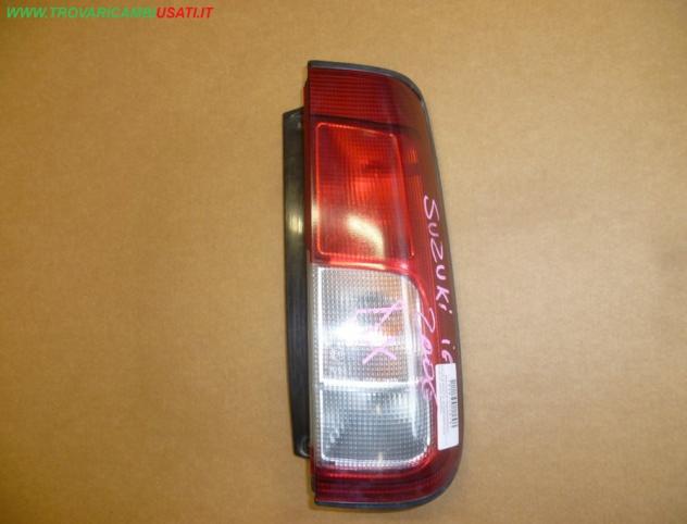 FANALE POST.D. ROSSO/BIANCO SUZUKI IGNIS (RM/MH)  Parti elettriche  Fanaleria  Fanali  Fanale post. sx. SUZUKI - IGNIS - 01-10-2003 - 01-01-2009