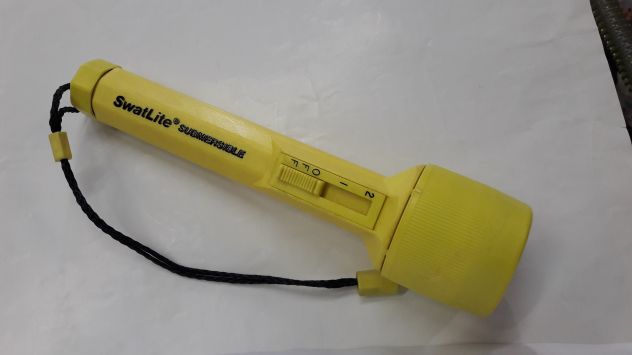 PELICAN TORCIA SUBACQUEA SWATLINE SUBMERSIBLE - Foto 3