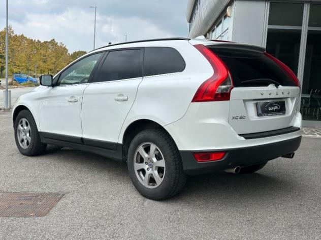 VOLVO XC60 D3 AWD Geartronic Momentum rif. 24180358 - Foto 6