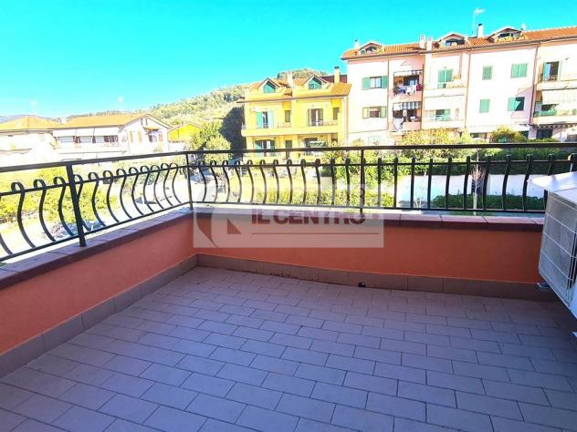 Appartamento di ampia metratura su 2 livelli con ascensore - Foto 2