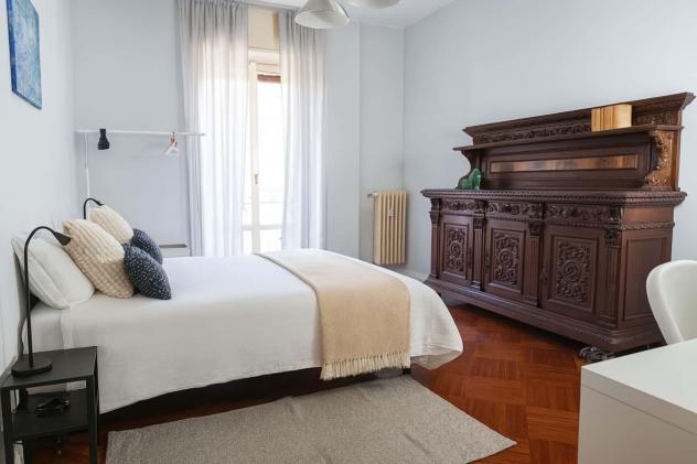Room n°1 - Large and comfortable room Piazza De Angeli, Milan - Foto 2