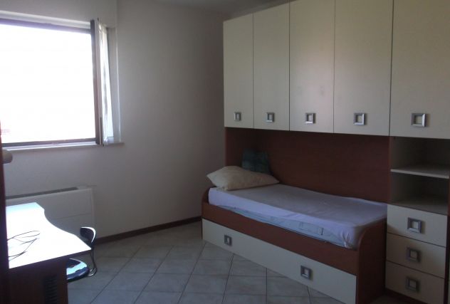 UNIBICOCCA POSTO LETTO RAGAZZA € 430 TUTTO COMPRESO - Foto 2