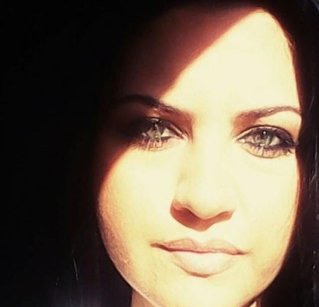 Donna di Reggio Calabria. Fisico Normale Tel: