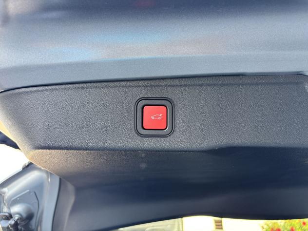 Jeep Avenger e-Hybrid 1.2 turbo e-hybrid mhev Summit 110cv #Tetto #Portellone Elettrico - Foto 8