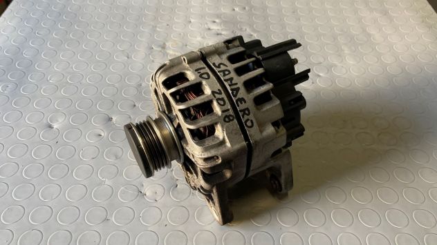 Alternatore Dacia Sandero 1.0 benzina del 2018 (231007582R)