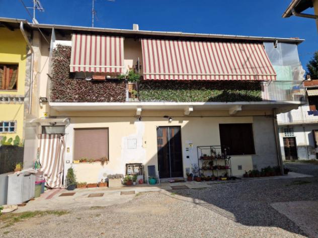Appartamento di 106 m² con 3 locali e box auto in vendita a Cairate - Foto 2