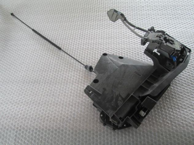 31253661 CHIUSURA SERRATURA PORTA ANTERIORE SINISTRA VOLVO C30 2.0 D 100KW 6M 3P (2008) RICAMBIO USATO