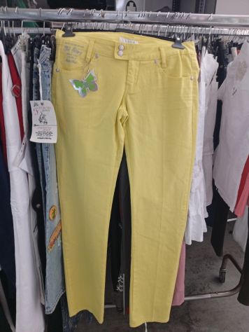 VENDESI 150.000 CAPI ABBIGLIAMENTO DONNA A GRANDI STOKKISTI