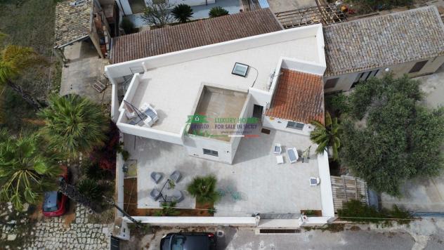 Rif. 9881 | Villa Finemente Ristrutturata e Arredata, Scoglitti - Foto 2