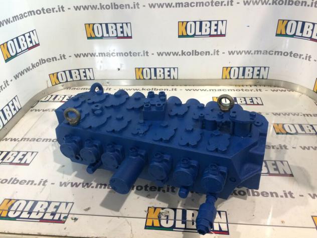 Distributore Rexroth per caricatore semovente Colmar 401