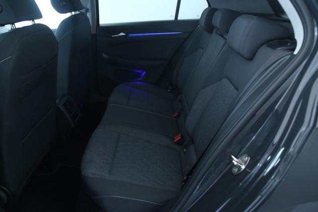 Volkswagen Golf 2.0 TDI SCR 115 cv Life DSG / Sedili anteriori riscaldabili - Climatronic tre zone - Fari LED - Sensori parcheggio ant e post - Foto 8