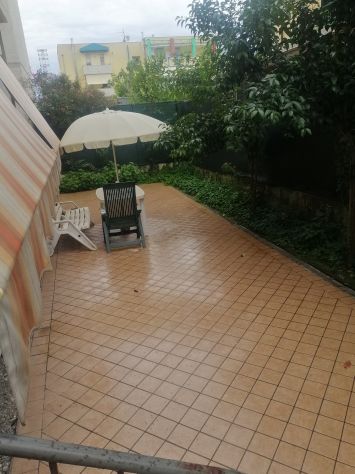 MASSA VIA DEI GELSI APPARTAMENTO CON GIARDINO E TERRAZZA