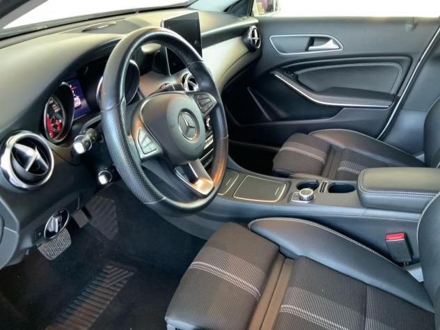 Mercedes-Benz GLA (X156) 200 d Automatic Sport - Foto 10