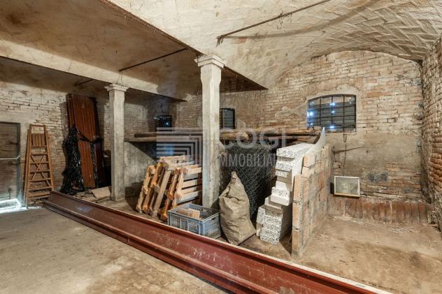 GRANDE PROPRIETÀ INDIPENDENTE CON AMPIO LOTTO ESTERNO - Foto 16