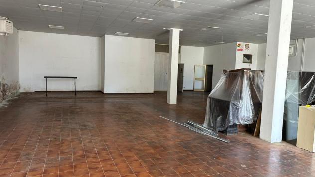 Locale comm.le/Fondo in vendita a Capraia e Limite 70 mq Rif: 1325459