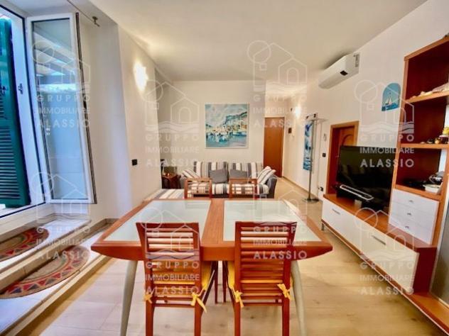 Bellissimo alloggio in zona centrale, a due passi dal mare, con ampia terrazza vivibile - Foto 4