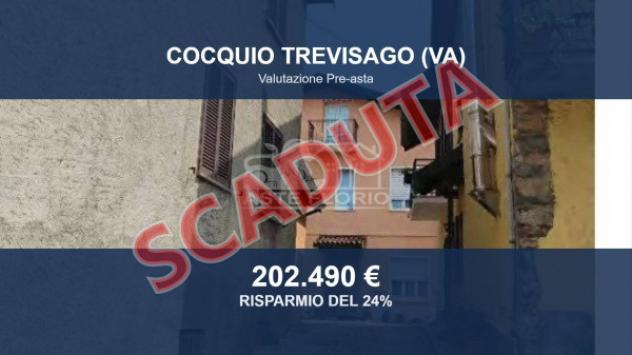 Immobile in asta di 255 m² con più di 5 locali e box auto in vendita a Cocquio-Trevisago