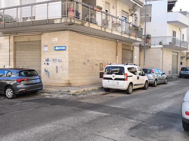 2 Vetrine in vendita a Noicattaro