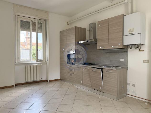 Bilocale con cucina arredata a Monza Via Porta Lodi 5 - Foto 5