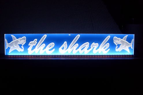 Targa Personalizzata Per Parcheggio O Garage | 52x11 Cm | In PVC O Alluminio | Stampa Resistente Ai Raggi UV | Con Fori | Scegli Il Testo
