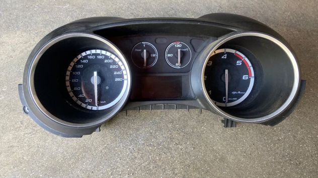 Quadro strumenti Alfa Romeo Giulietta 1.6JTDM del 2013 (50516478) - Foto 2