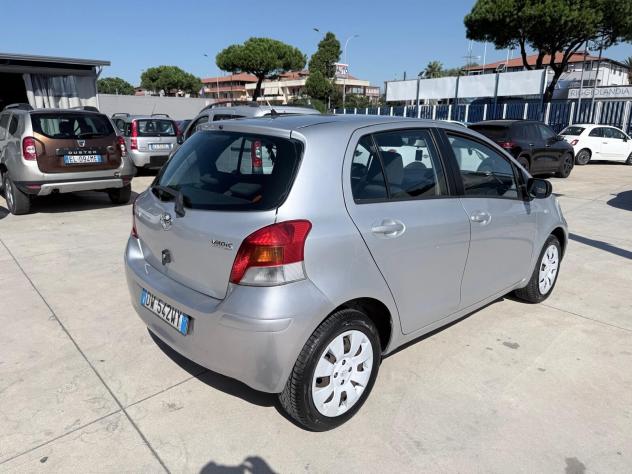 Toyota Yaris 1.0 5 porte Luxury pack - Foto 6