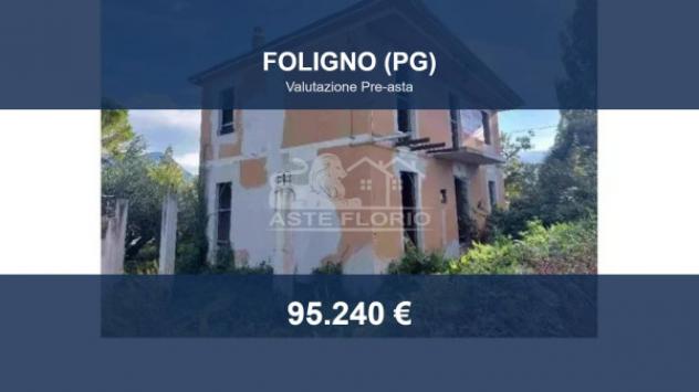 Immobile in asta di 191 m² con più di 5 locali in vendita a Foligno