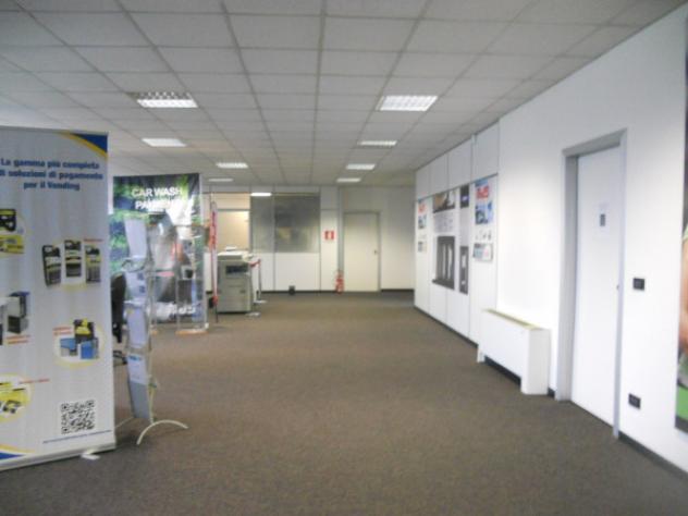Immobile di 900 m² con più di 5 locali in affitto a Arese - Foto 8