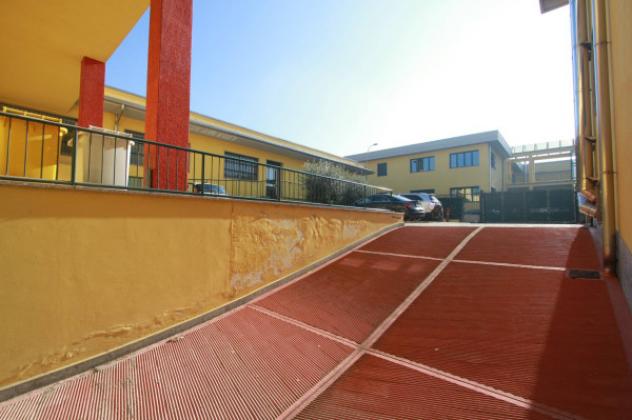 Immobile di 1731 m² con più di 5 locali in vendita a Pero - Foto 16