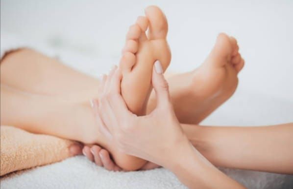 Massaggio relax plantare Tel:3470234567