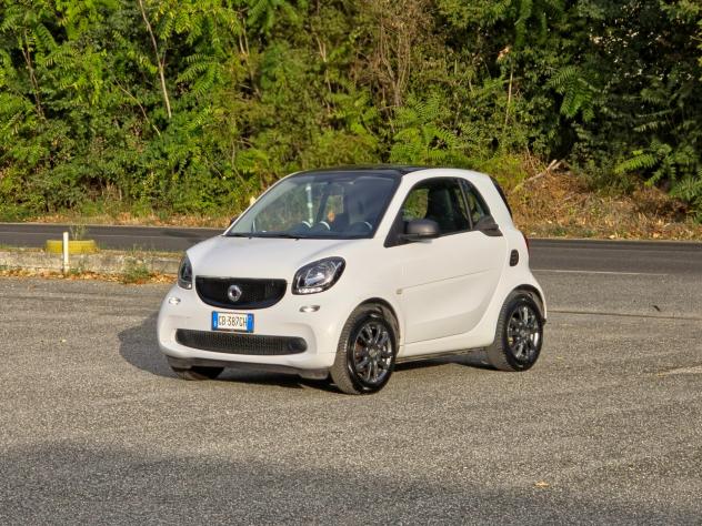 Smart ForTwo 70 1.0 Youngster E6 Automatico NEO 2016 - Foto 3