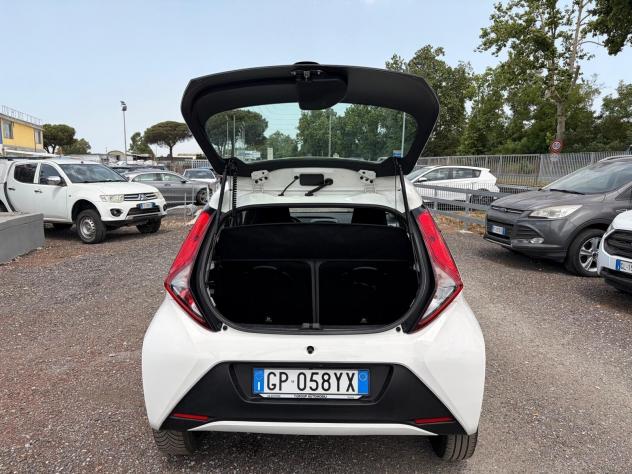 Toyota Aygo Connect 1.0 VVT-i 72 CV 5 porte x-play - Foto 8