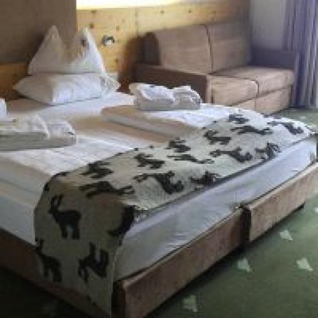 Hotel Pension Rezia S.a.s. di Crazzolara Werner & C.