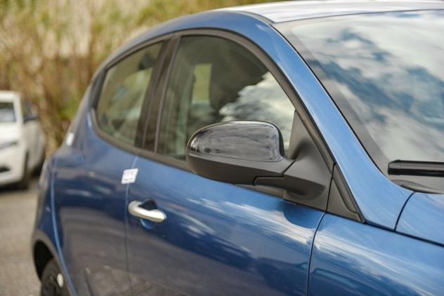 Lancia Ypsilon 1.0 FireFly 5 porte S&S Hybrid Silver - Foto 9