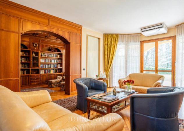 Villa di 840 m² con più di 5 locali e box auto doppio in vendita a Carimate - Foto 7