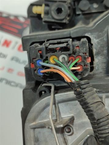 FARO ANTERIORE SX ALLO XENO VOLVO V50 2° Serie 31265698 XENON 1307329209 D4164T (0712) - Foto 5