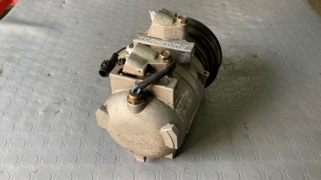 Compressore climatizzatore Ssangyong Actyon 2.0XDI del 2009 (6642300011) - Foto 4