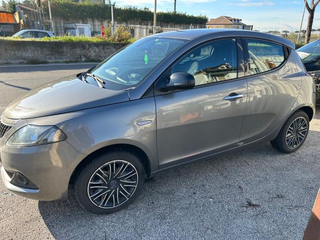 Lancia Ypsilon 1.0 FireFly 5 porte S&S Hybrid Gold Plus - Foto 3