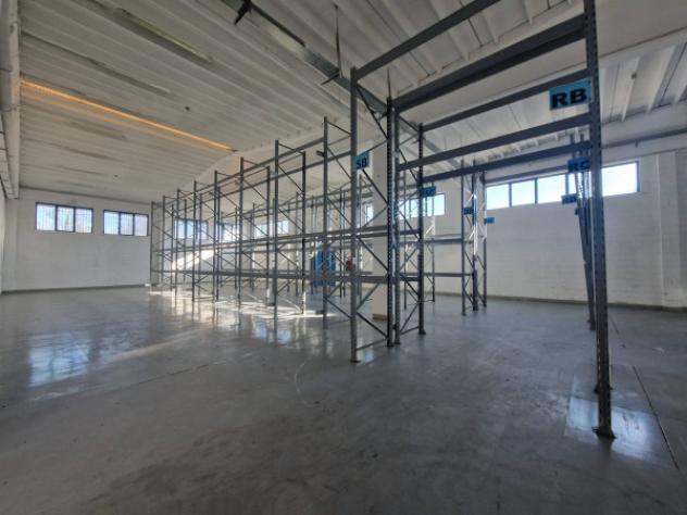 Immobile di 3700 m² con più di 5 locali in vendita a Settimo Milanese - Foto 4