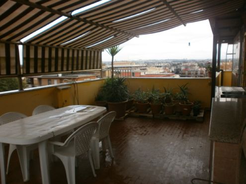 Pomezia torvajanica attichetto con terrazzo centralissimo - Foto 3
