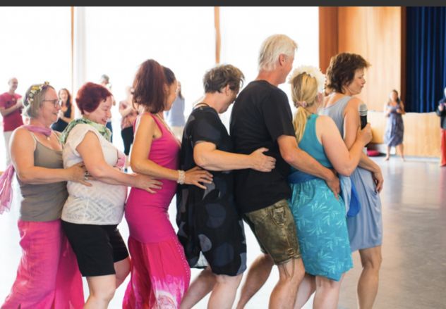 21/09 - 21/06:Biodanza settimanale che va ad esplorare corpo emozioni e Relazioni