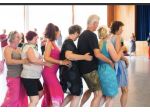 Biodanza  settimanale  che va ad esplorare corpo emozioni e Relazioni